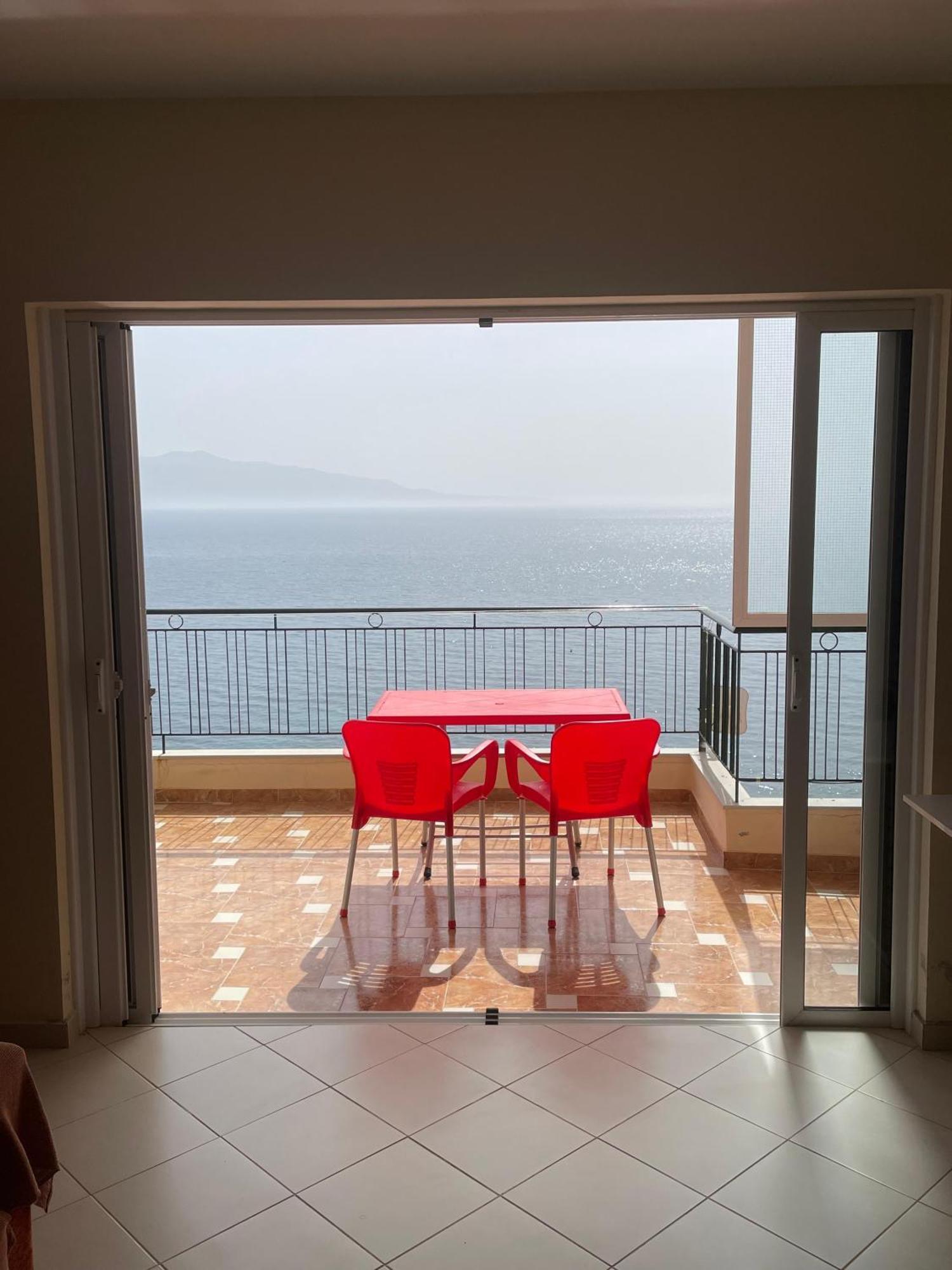 Lovely 3-Bedroom Apartment Rei Sarandë Eksteriør billede