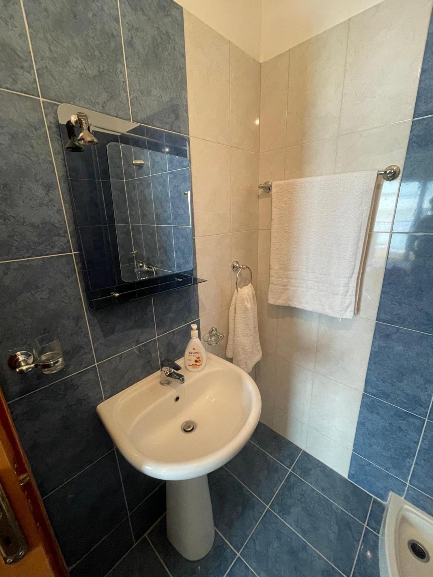 Lovely 3-Bedroom Apartment Rei Sarandë Eksteriør billede
